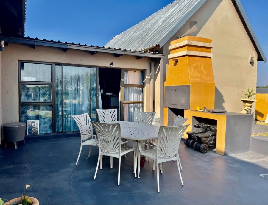 4 Bedroom Property for Sale in Leloko Lifestyle Estate North West